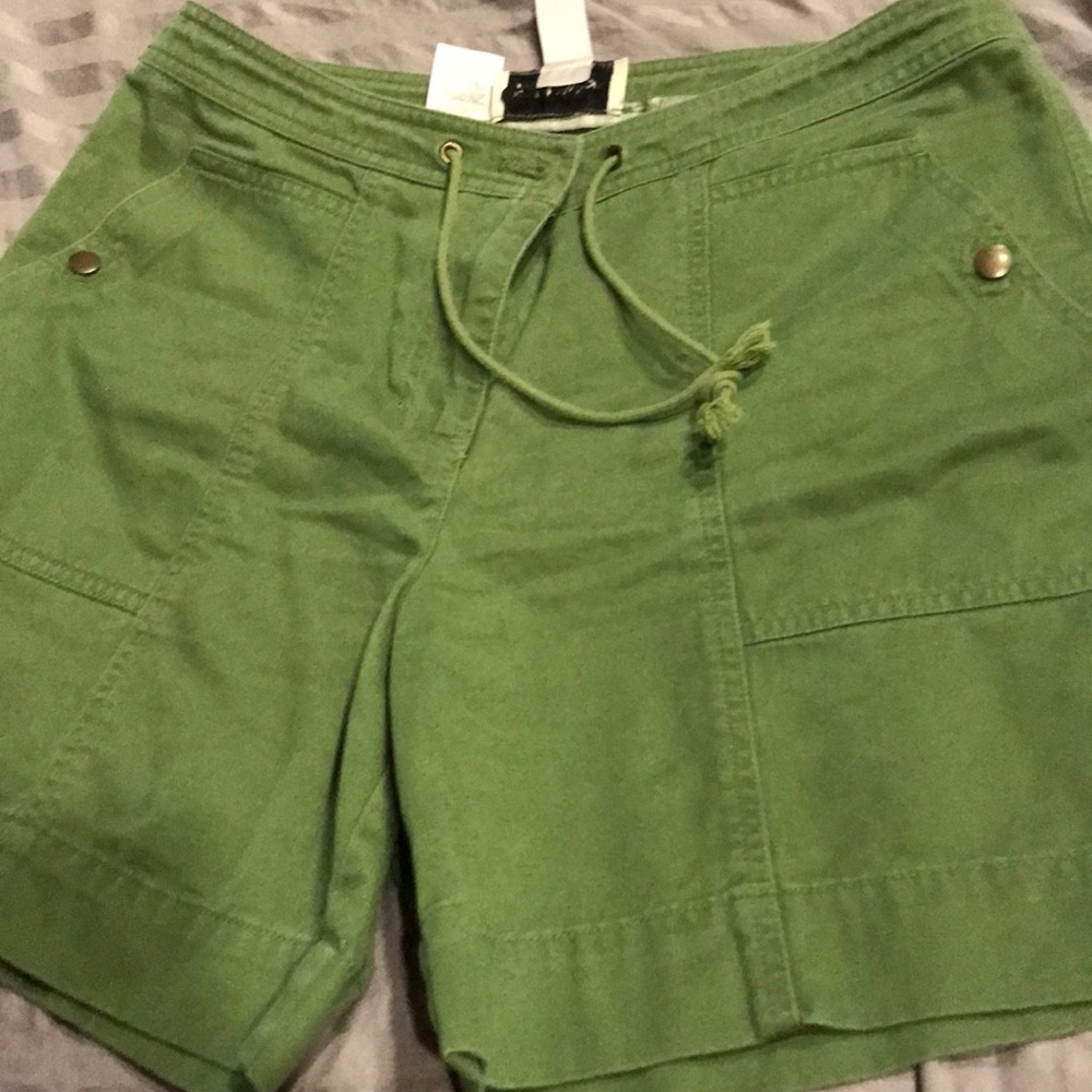 Green grass colored